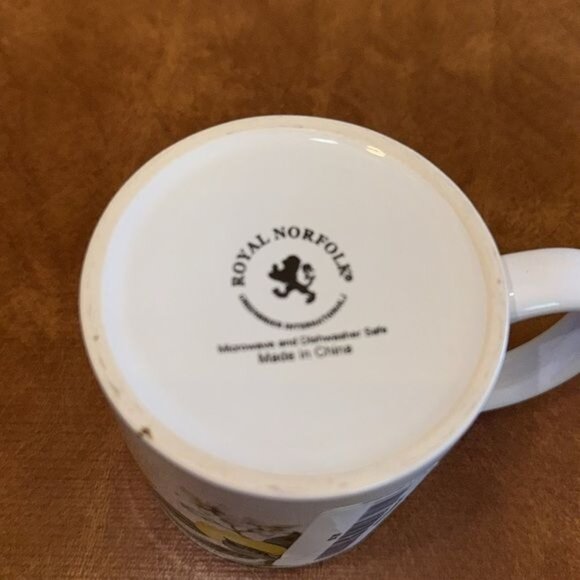 Royal Norfolk White Ceramic Mug With Lemon Print - Picture 3 of 6